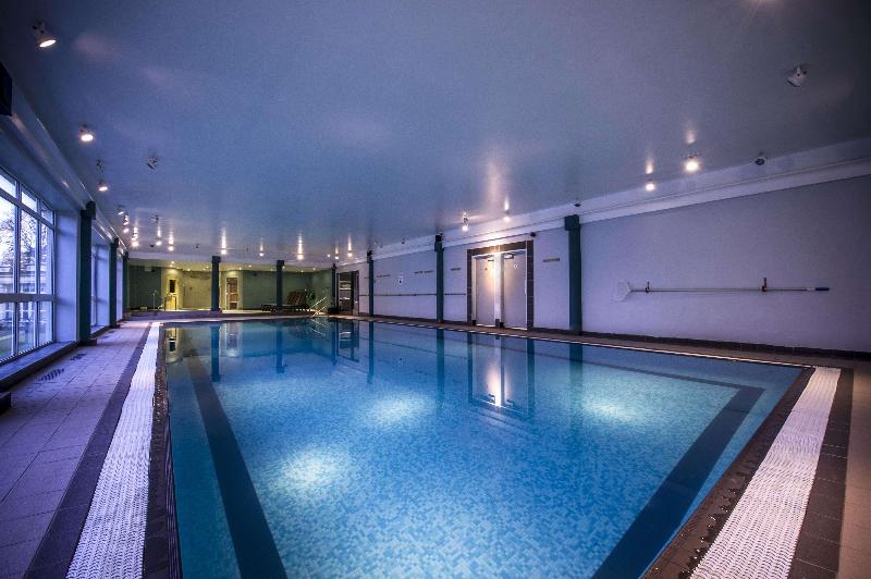 Doubletree by Hilton Cheltenham Park - Havuz