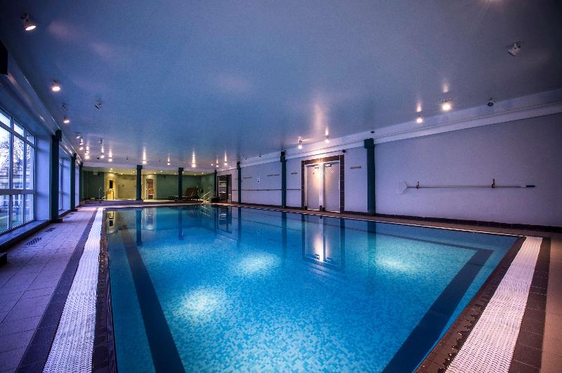 Doubletree by Hilton Cheltenham Park - Havuz