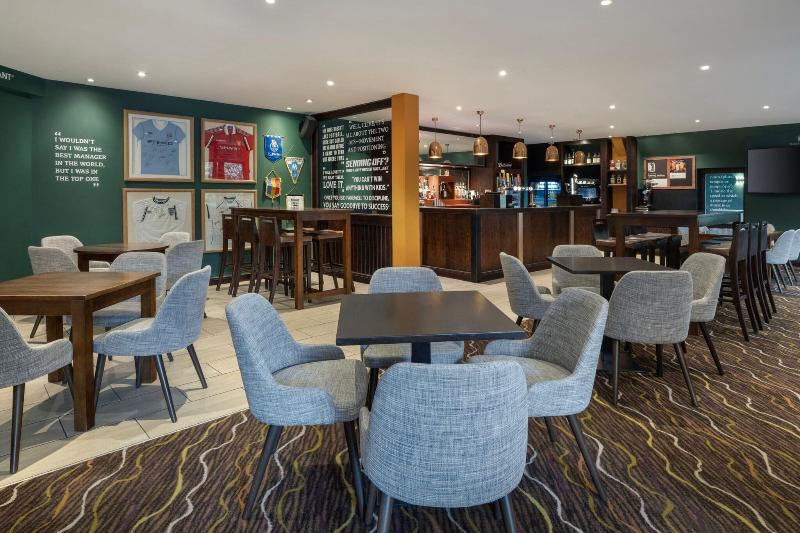 Delta Hotels Worsley Park Country Club - Bar