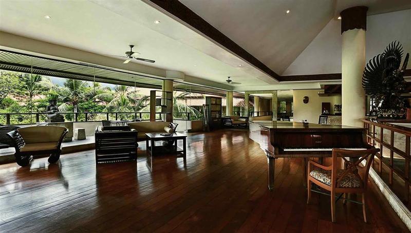 The Royal Beach Seminyak Bali - Bar
