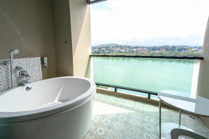 Chiangkhon Teak Garden Riverfront Hotel - Oda