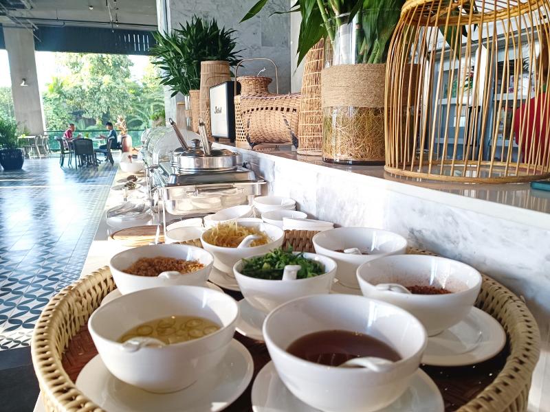 Chiangkhon Teak Garden Riverfront Hotel - Restoran