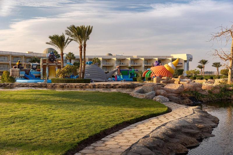 Palm Royale Resort - Teras