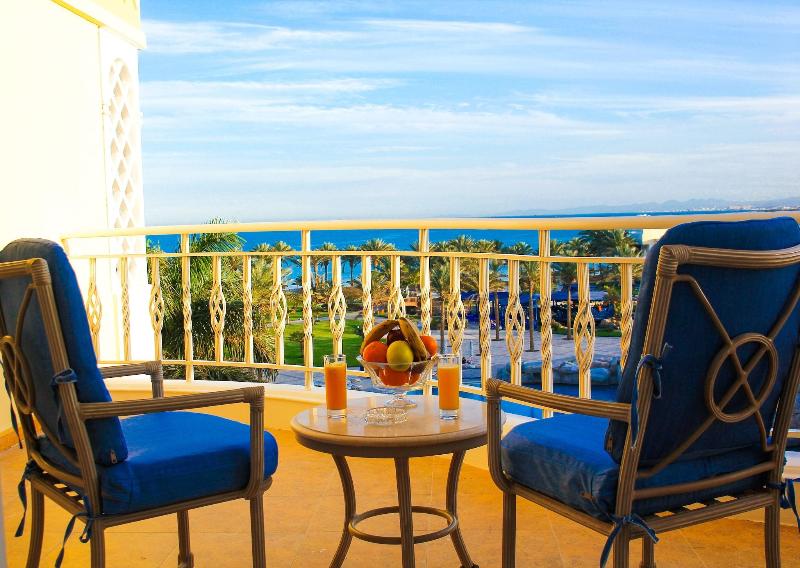 Palm Royale Resort - Teras