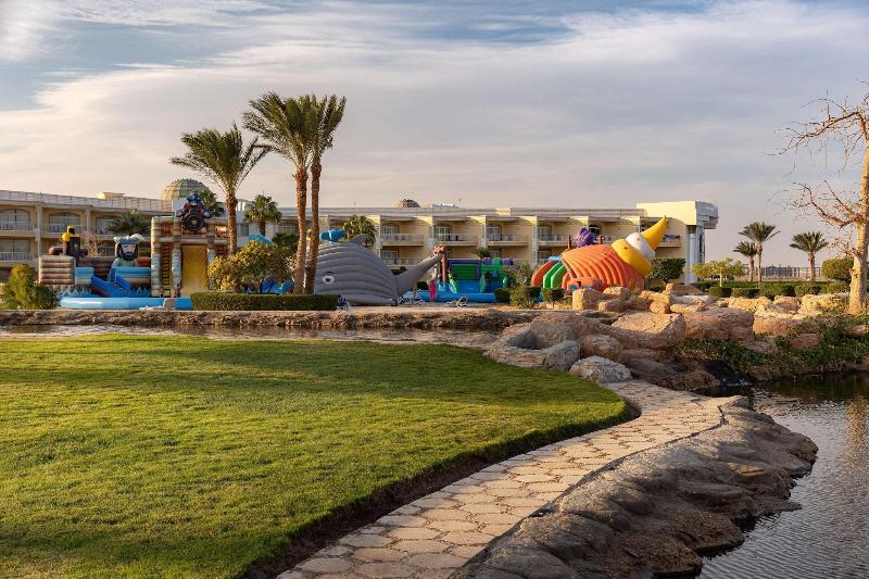 Palm Royale Resort - Teras