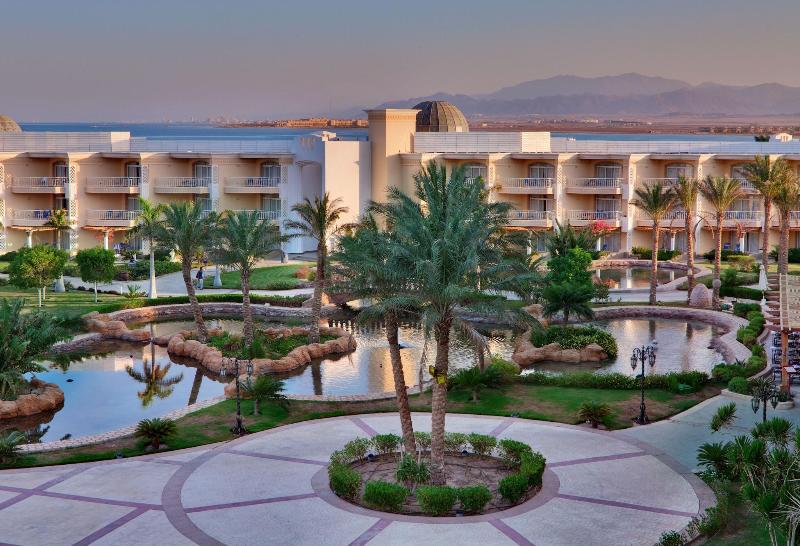 Palm Royale Resort - Teras