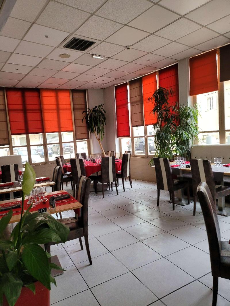Kyriad Orange - Restoran