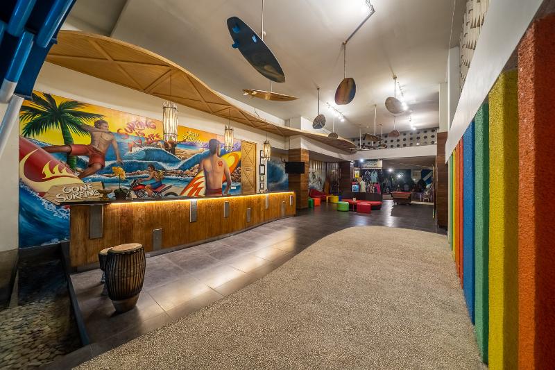 Bliss Surfer Hotel Legian - Lobi