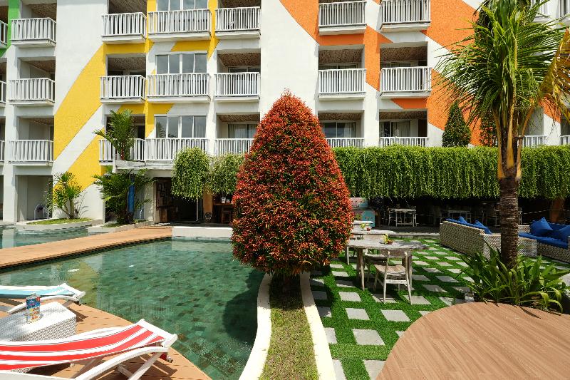 Bliss Surfer Hotel Legian - Havuz