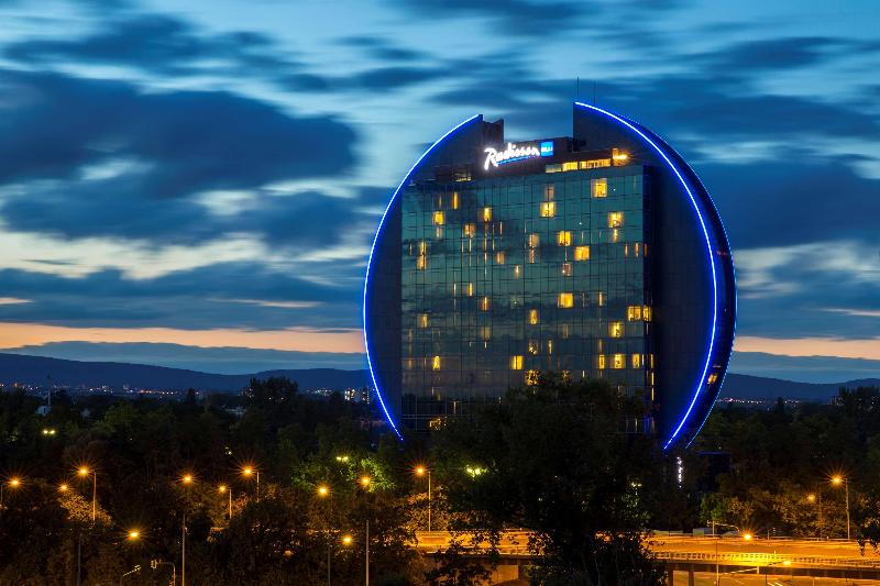 Radisson Blu Hotel Frankfurt - Genel