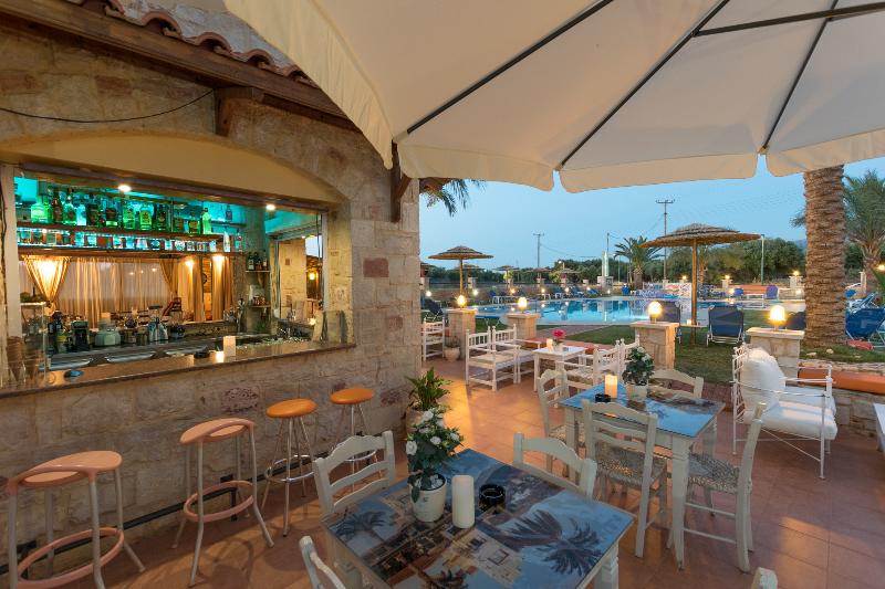 Danelis Apartments - Bar