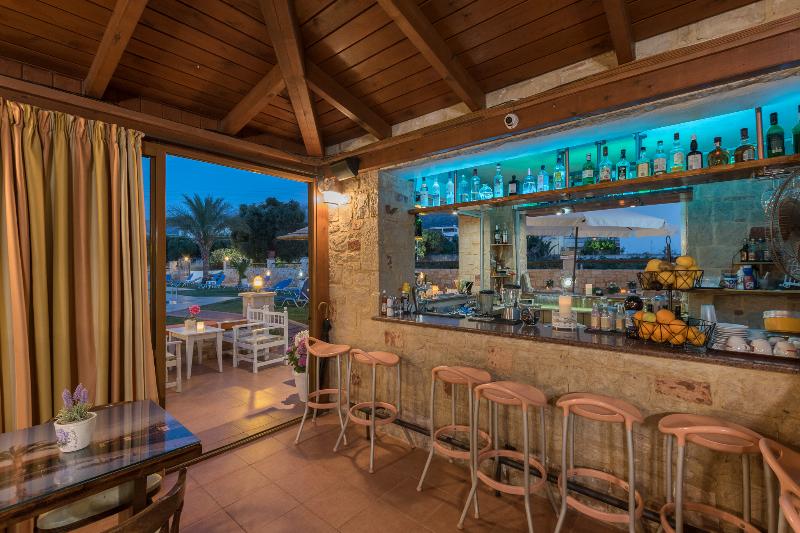 Danelis Apartments - Bar