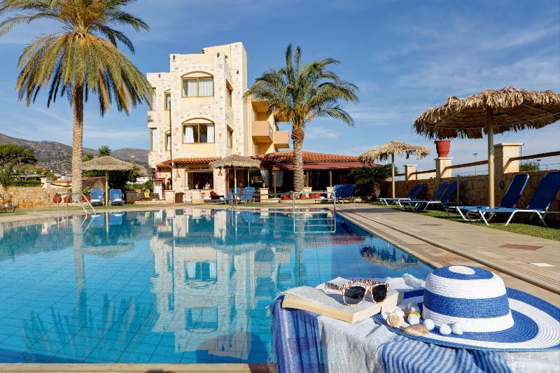 Danelis Apartments - Havuz