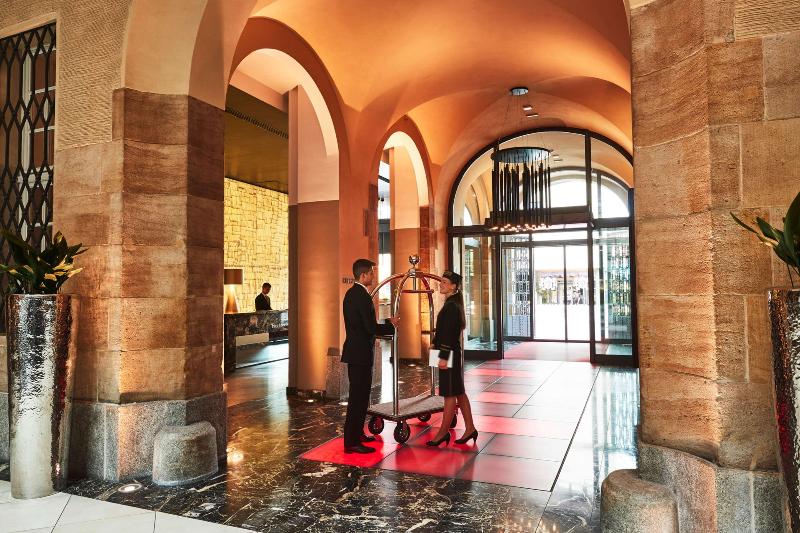 Steigenberger Icon Grandhotel Handelshof - Lobi