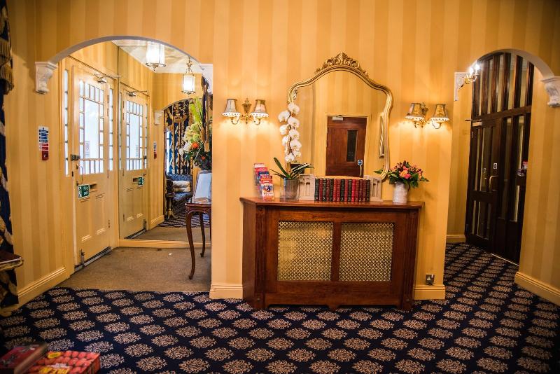 London Lodge Hotel - Lobi