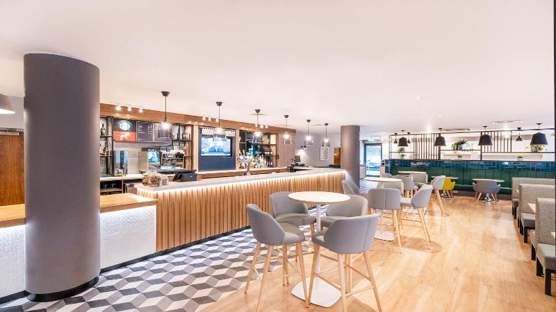 Holiday Inn London-Luton Airport - Bar