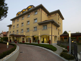 Virginia Palace