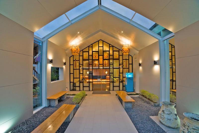 Surintra Boutique Resort - Lobi