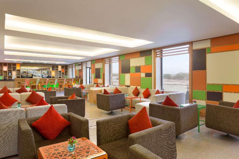 Ramada Resort Dead Sea - Bar