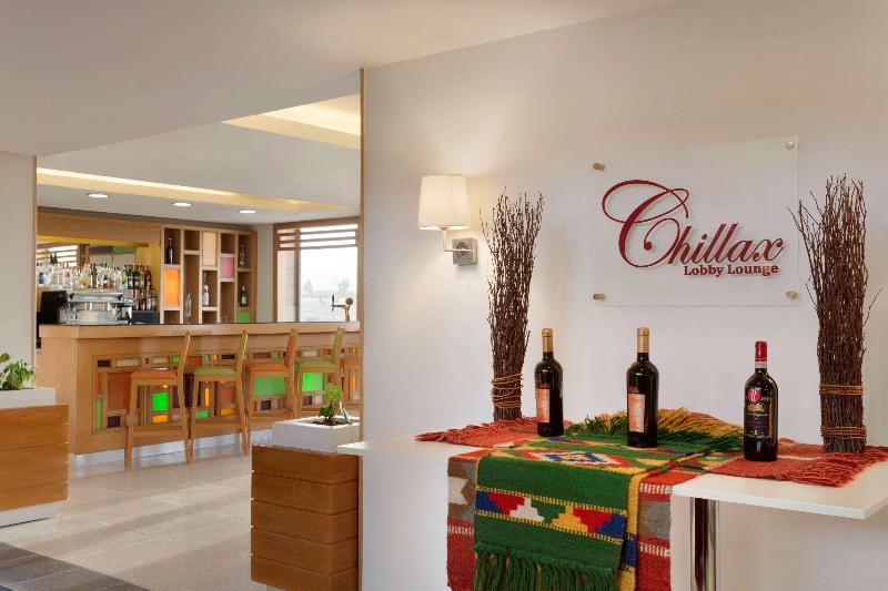 Ramada Resort Dead Sea - Bar