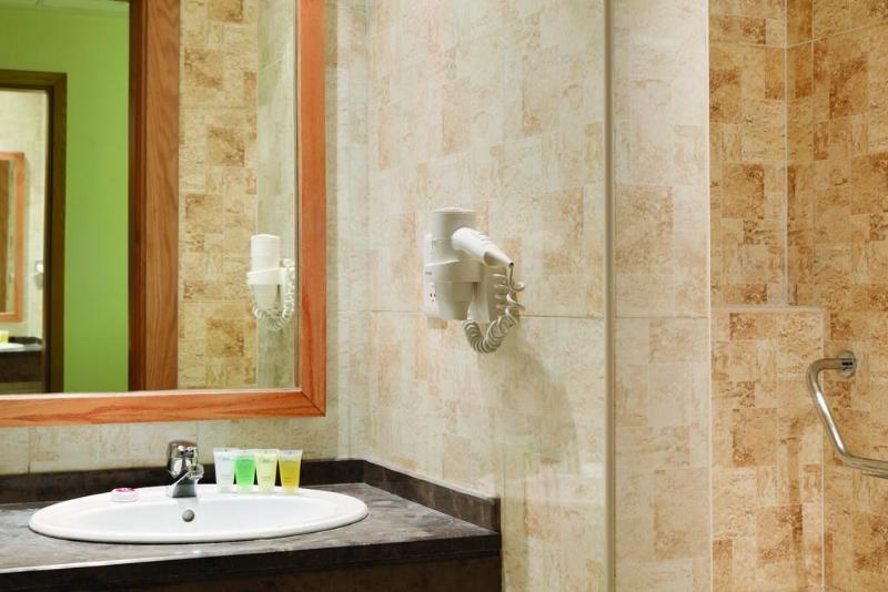 Ramada Resort Dead Sea - Oda