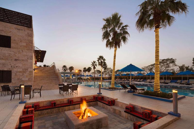 Ramada Resort Dead Sea - Havuz