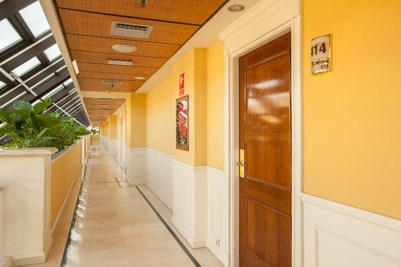 Guadalpin Suites - Lobi
