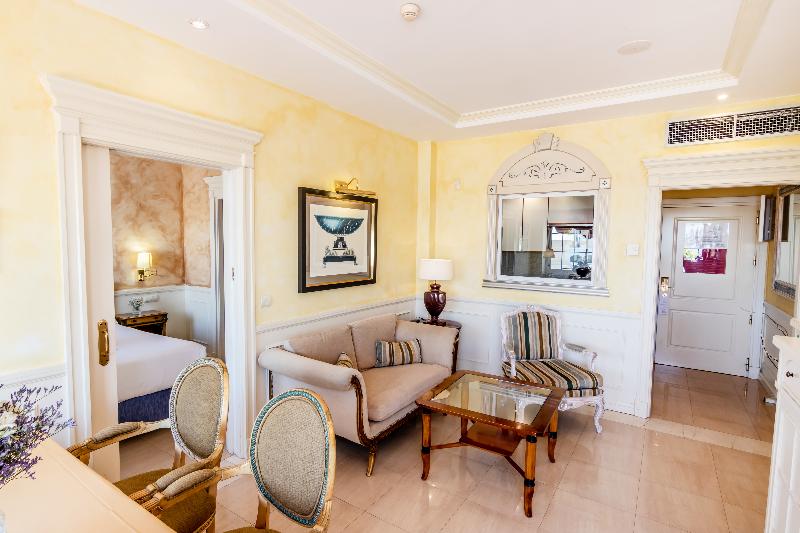 Guadalpin Suites - Oda