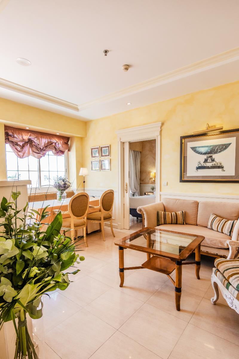 Guadalpin Suites - Oda