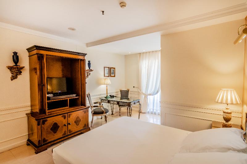 Guadalpin Suites - Oda