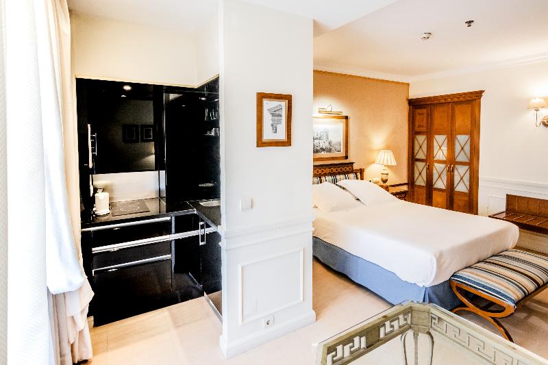 Guadalpin Suites - Oda