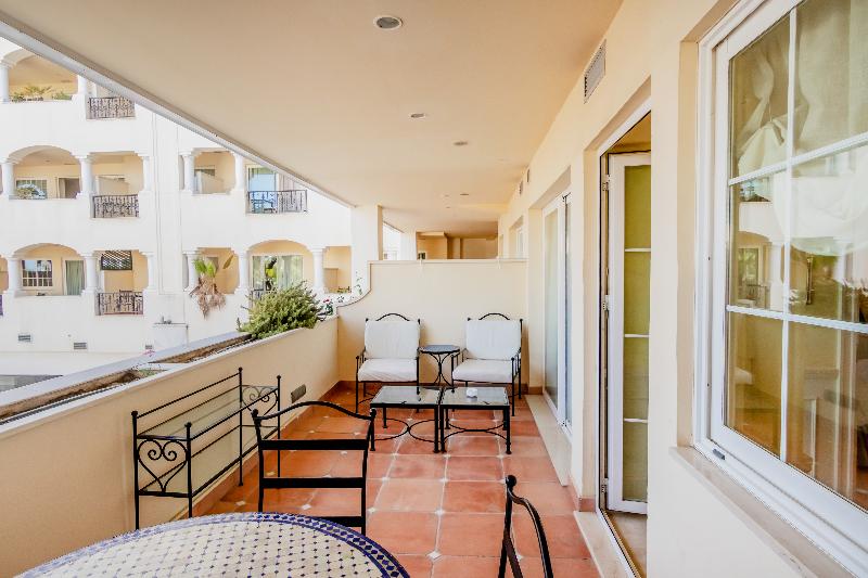 Guadalpin Suites - Oda