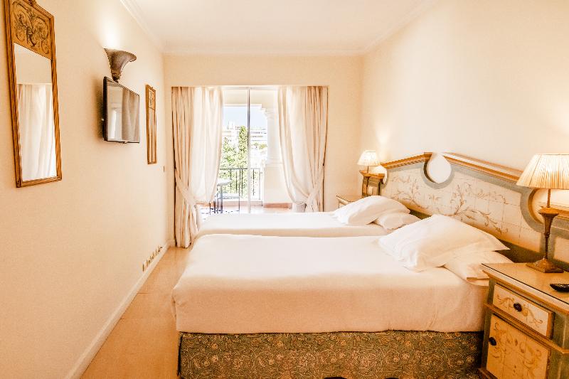 Guadalpin Suites - Oda