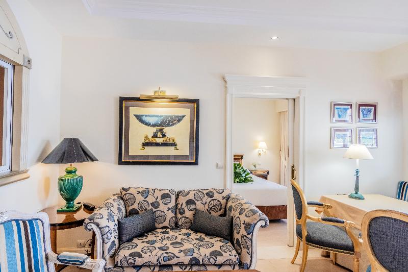 Guadalpin Suites - Oda