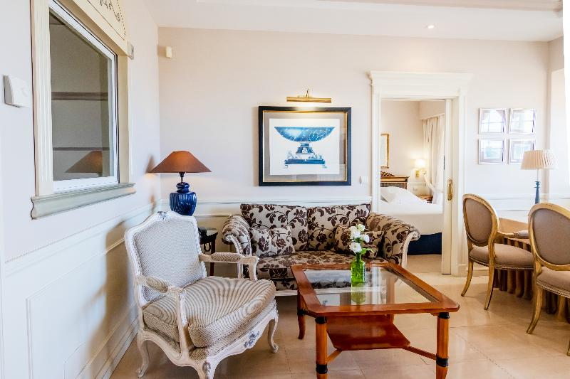 Guadalpin Suites - Oda