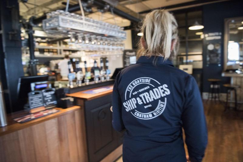 Ship and Trades - Bar