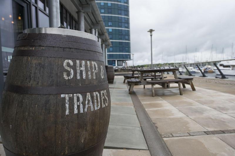 Ship and Trades - Teras