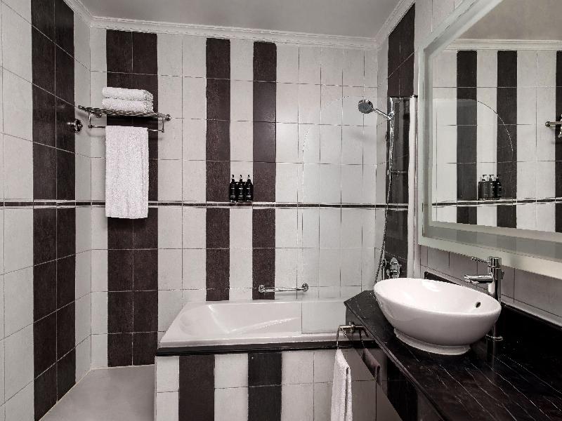 Central Hotel Doha by IHG - Oda