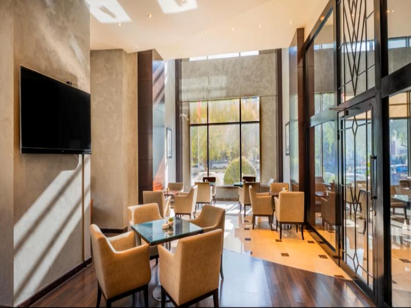 Central Hotel Doha by IHG - Restoran