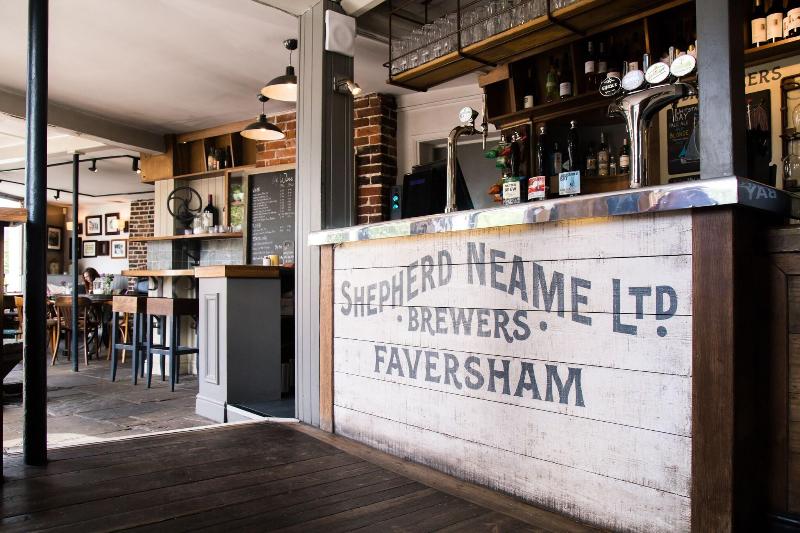 Millers Arms - Bar