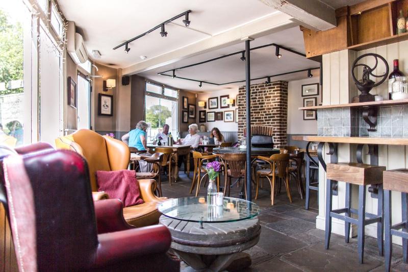 Millers Arms - Bar