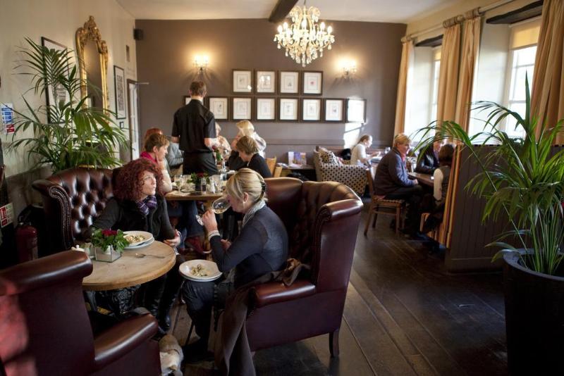 The George Hotel - Genel