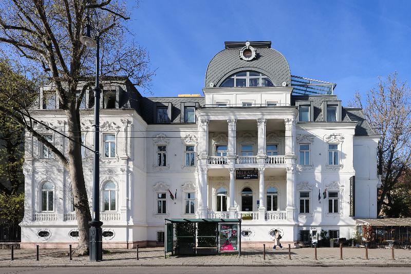 Mirage Medic Hotel - Genel