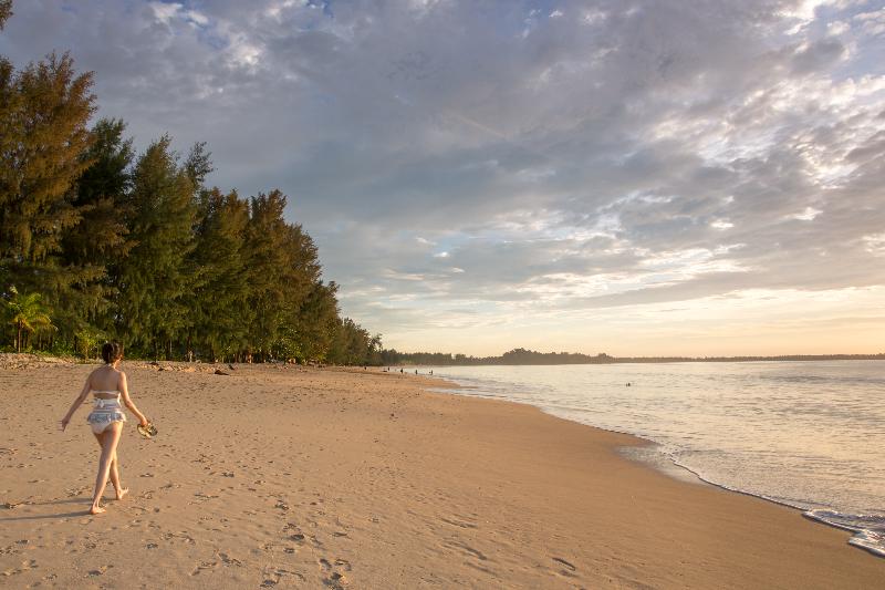 Mai Khao Lak Beach Resort & Spa - Plaj