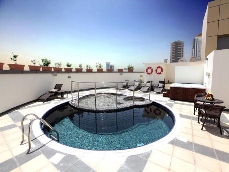 Xclusive Maples Hotel Apartments - Havuz