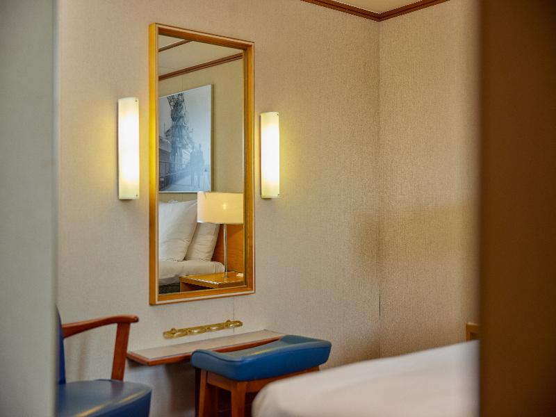 SS Rotterdam by Westcord Hotels - Oda