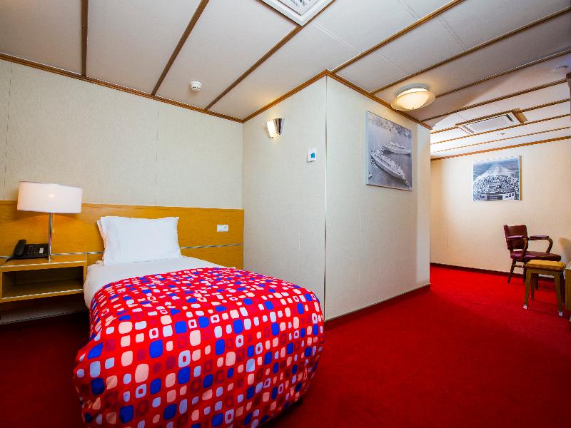 SS Rotterdam by Westcord Hotels - Oda