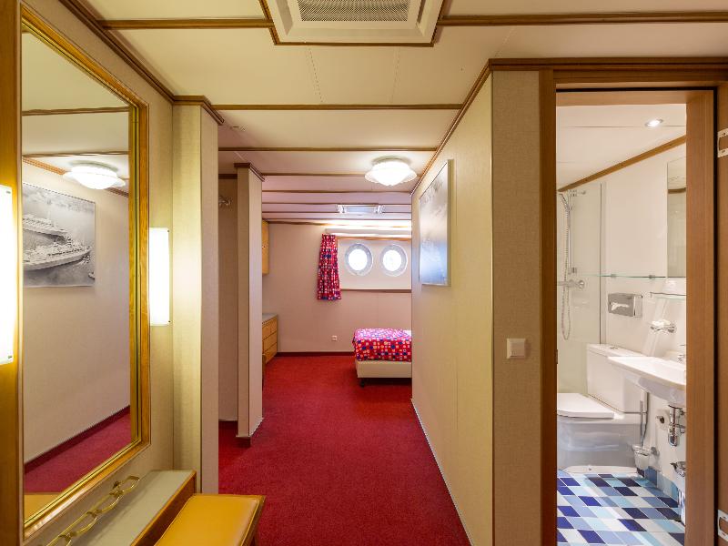 SS Rotterdam by Westcord Hotels - Oda
