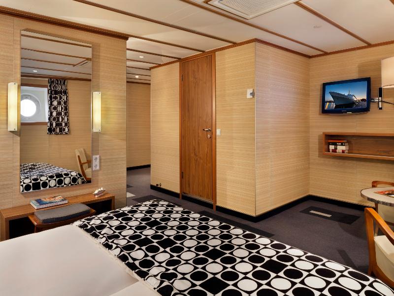SS Rotterdam by Westcord Hotels - Oda