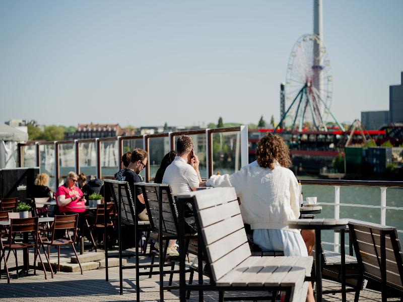SS Rotterdam by Westcord Hotels - Teras